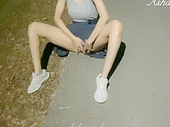 Petite teen 18+ Risky Public Squirting