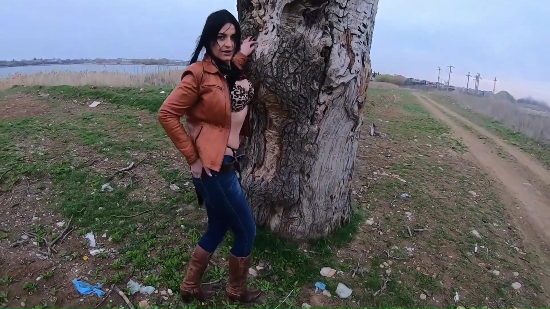 Sugar Babe In Beautiful Tight Jeans Teasing – Cowgirl Striptease Western 155